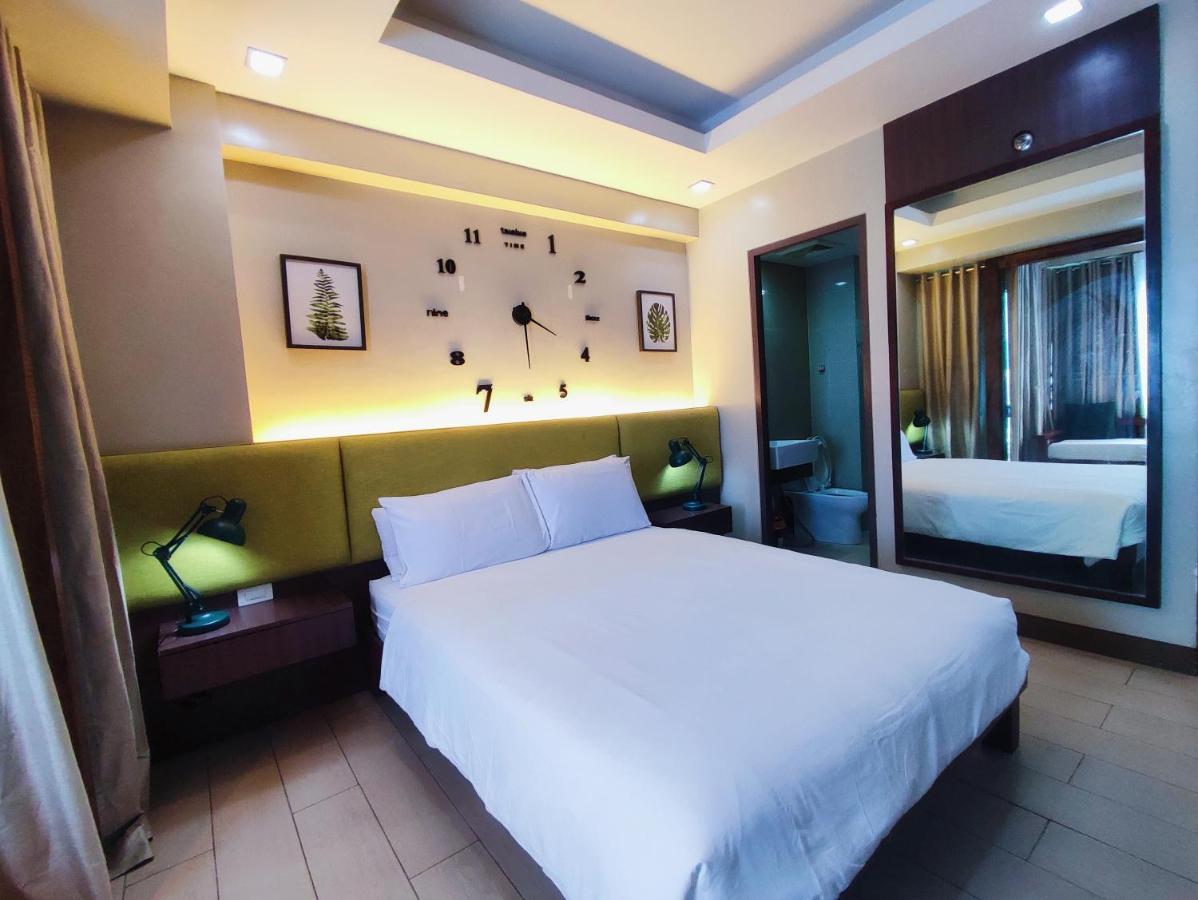 Two Palmtree Villas Newport Boulevard Near Naia 3 Pasay City Манила Экстерьер фото